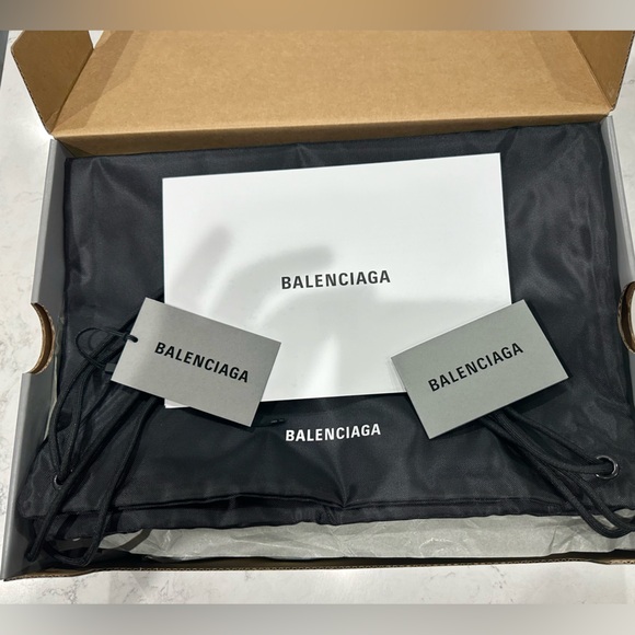 AUTHENTIC BALENCIAGA MEN'S SPEED 2.0 MONOCOLOR SNEAKER IN GREY, SIZE 10 - Picture 12 of 16